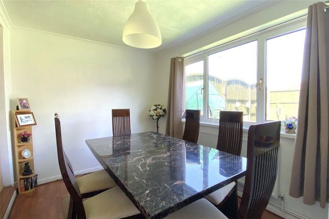 38, Sandhurst Lane, Camberley photo 4