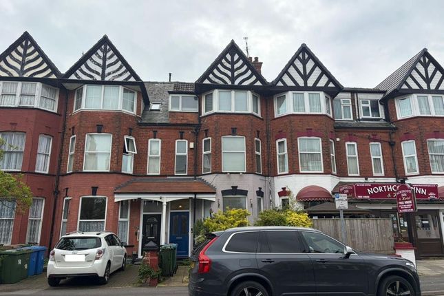 5-bed house on 12 Trinity Road, Bridlington, £75,000