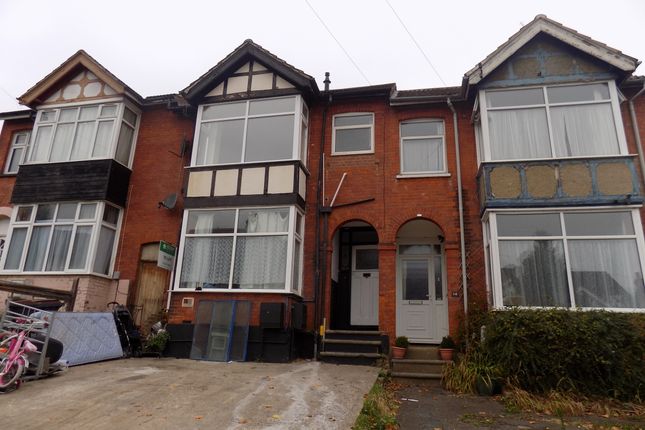 Flat to rent in Hillborough Road, Luton, Bedfordshire