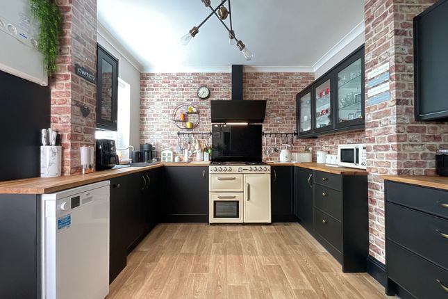 4 Ashville Avenue, Scarborough photo 3