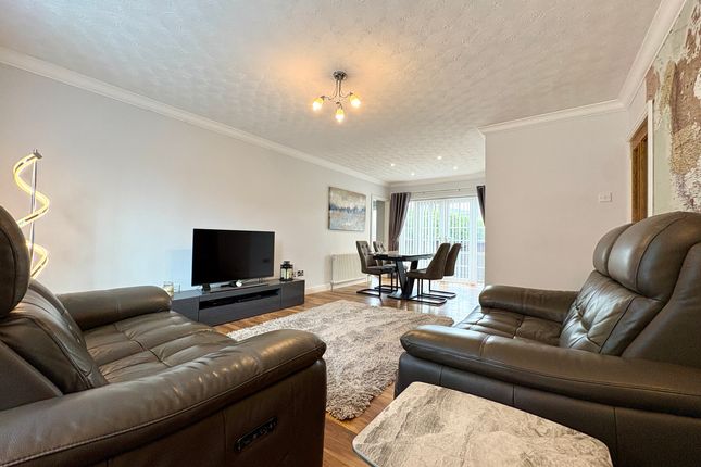 119 Shevington Lane, Wigan photo 4