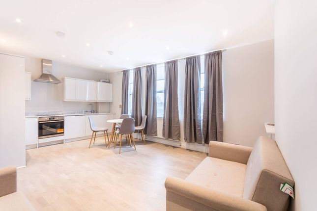 Flat to rent in Rectory Road, Hackney, London