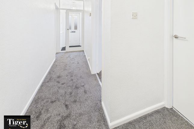 5 Squires Court, Cairn Grove, Blackpool photo 2