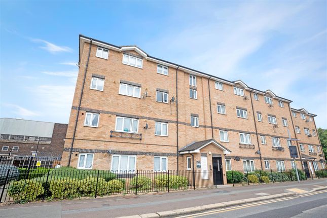 Flat 24, Royal Connaught Apartments, Silvertown photo 4