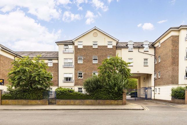 2 bed flat for sale in Lower Kings Road, Kingston Upon Thames KT2