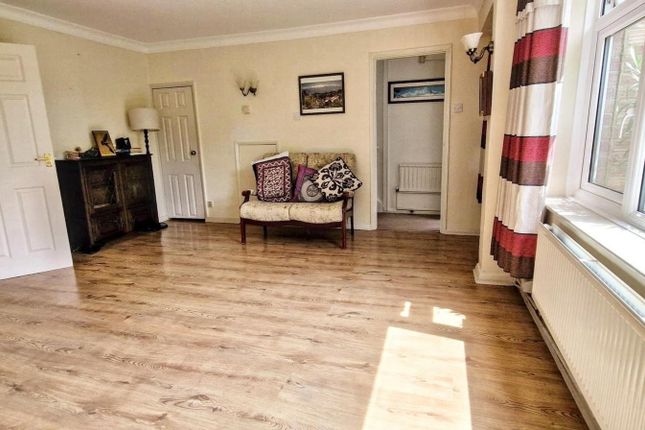 67, Wren Way, Farnborough photo 4