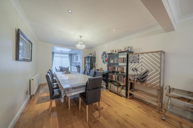 7, Southbourne Crescent, London photo 4