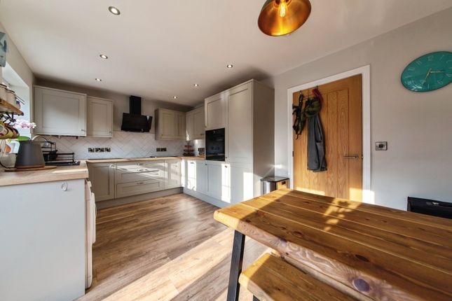 26, Poppyfield Close, Lincoln photo 4