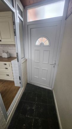 Semi-detached house to rent in 41 Greenleafe Avenue, Doncaster, South Yorkshire