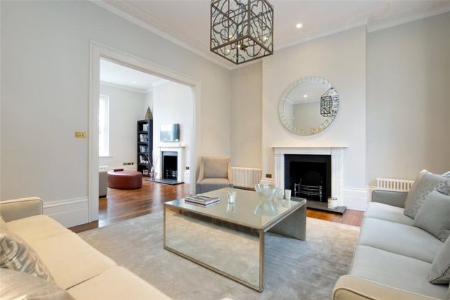 Thumbnail Town house for sale in Warwick Gardens, London