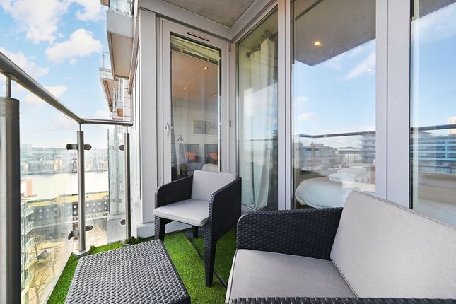 Flat 139, London photo 3