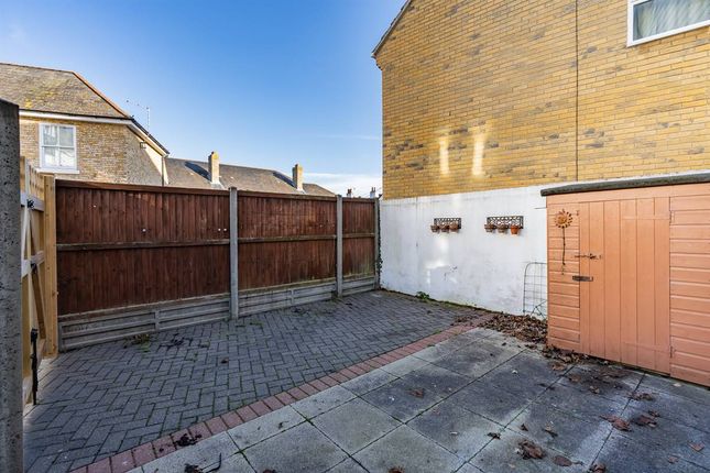 9 Suffolk Court, Suffolk Street, Whitstable photo 3