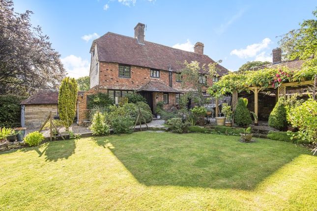 4 Bed Property For Sale In Eton Place, The Moor, Hawkhurst, Cranbrook 