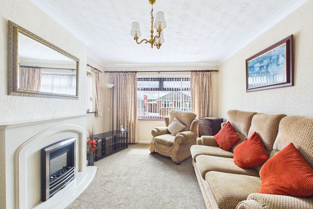 32, Hyacinth  Close, Haydock photo 3