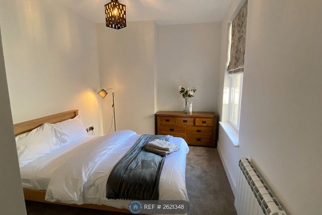 Flat, Station Road, Colwyn Bay photo 4