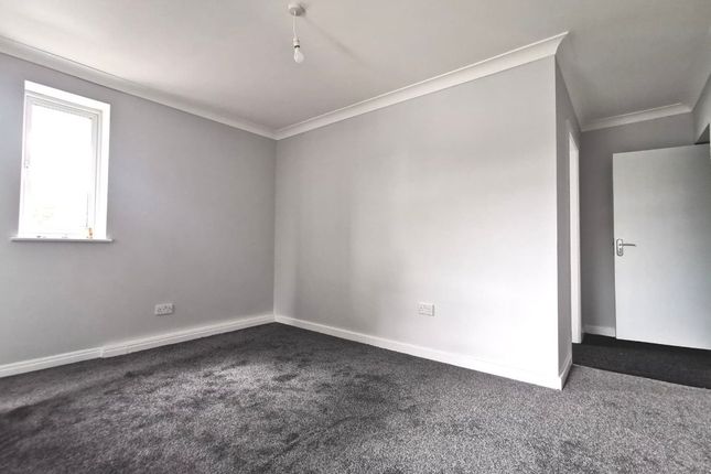 2d Vale Crescent, Knottingley photo 3