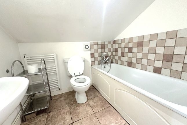 50a, Worple Road, London photo 3