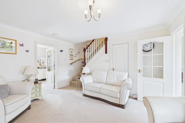 56 Tanbridge Park, Horsham photo 3