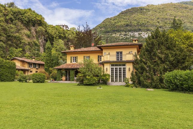 Property for sale in Via Vaccani, Ossuccio, Como, Lake Como