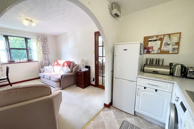 10, Forrest Court, Layton photo 5