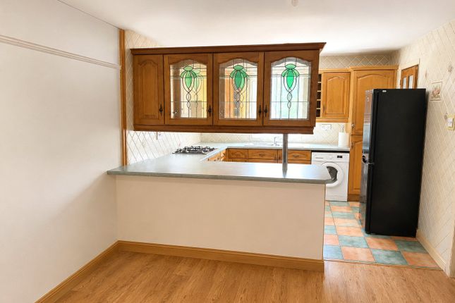 86, Courtland Grove, London photo 2