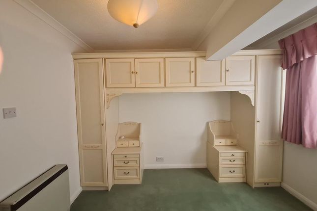 2 Savoy Court, 7, Chine Avenue, Shanklin photo 4