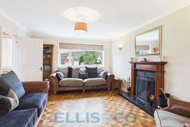25, Vauxhall Gardens, Kent photo 2