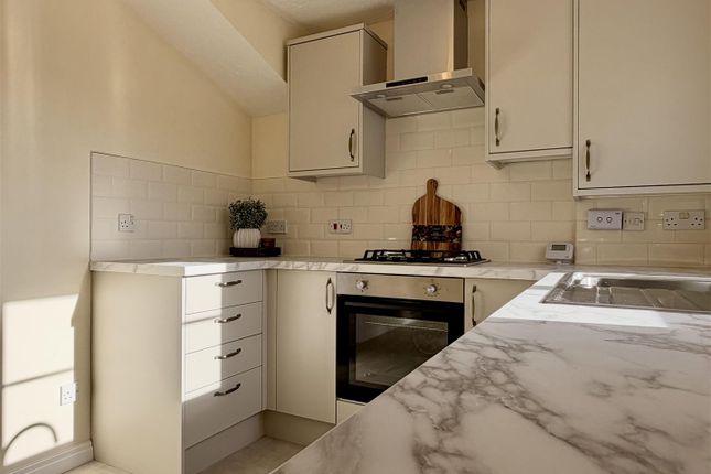 10, Cusworth Grove, Doncaster photo 5