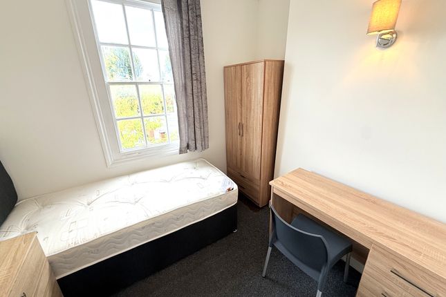 First Floor Flat, 31, Christchurch Road, Berkshire, UK photo 5