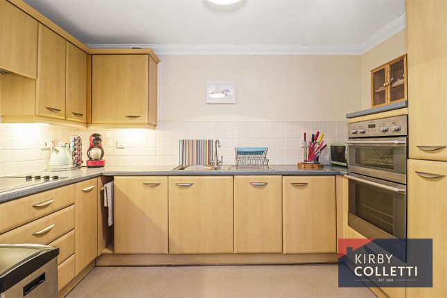 2 Esdaile Hall, Esdaile Lane, Hoddesdon photo 3