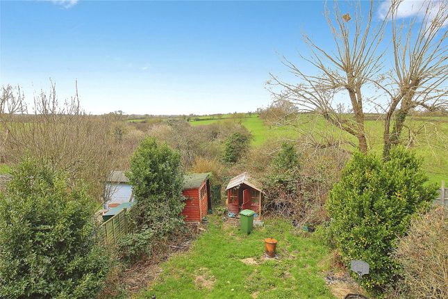 47, Lambrok Close, Wiltshire photo 2