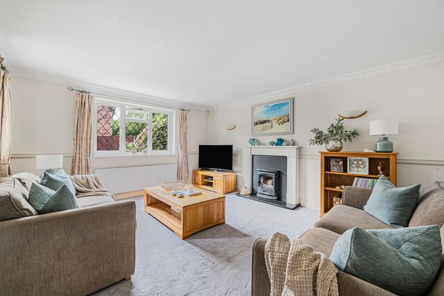 4, Fairacres, Tadworth photo 2