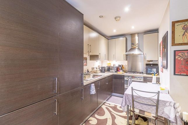 15, Gainsborough Close, Basildon photo 4