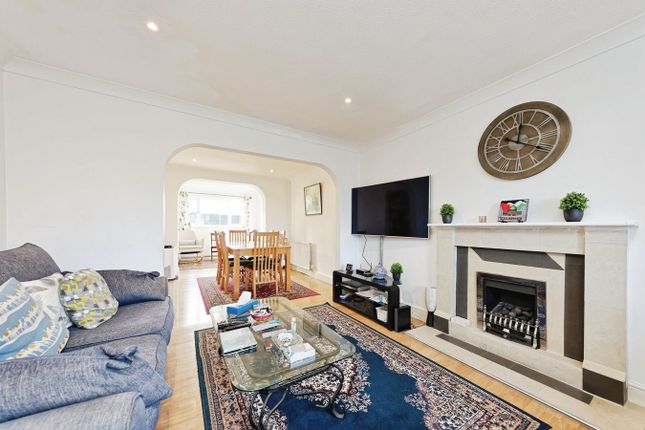 15, Manor Close, Canterbury photo 4