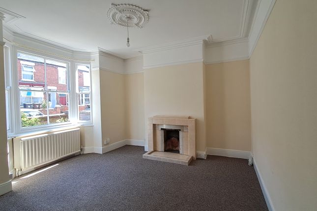 13, May Crescent, Lincoln photo 2