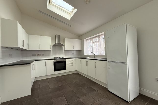 Cromer Close, Uxbridge photo 3