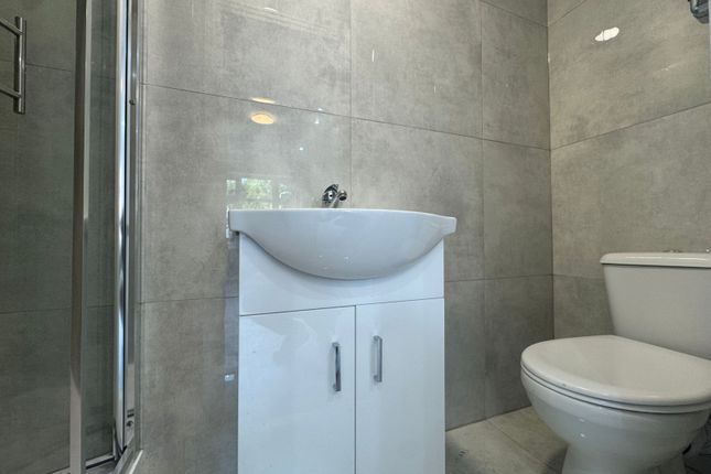 92 Maple Close, Hayes photo 4
