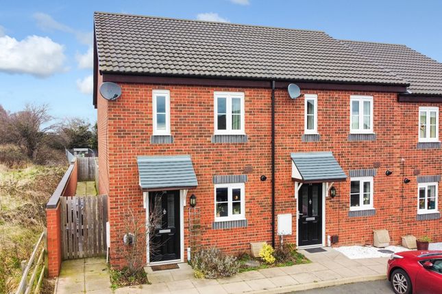 Thumbnail Terraced house for sale in Grayling Crescent, Leamington Spa
