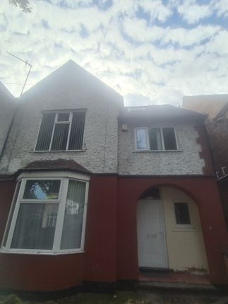 Terraced house to rent in Harlaxton Drive, Nottingham