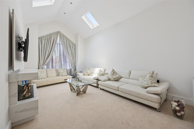 3, Winmarith Drive, Altrincham photo 3