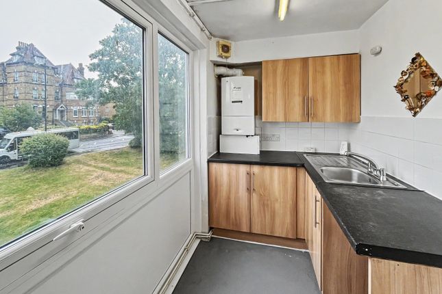 29 Menlo Gardens, Upper Norwood photo 4
