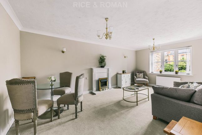 102 Blake Court, Newsholme Drive, London photo 4
