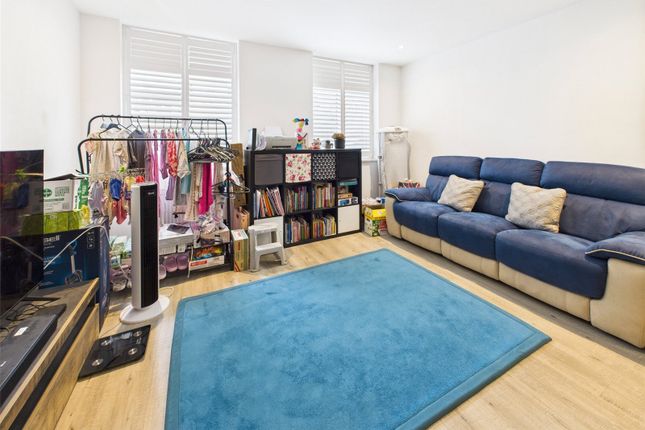 Flat 3, Laurence House, 28, Second Cross Road, Twickenham photo 2