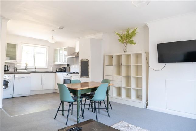 Thumbnail Flat to rent in Portobello Road, London