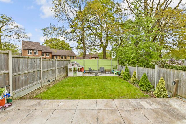 2-bed flat on 59, Duchess Of Kent Drive, Chatham, £215,000