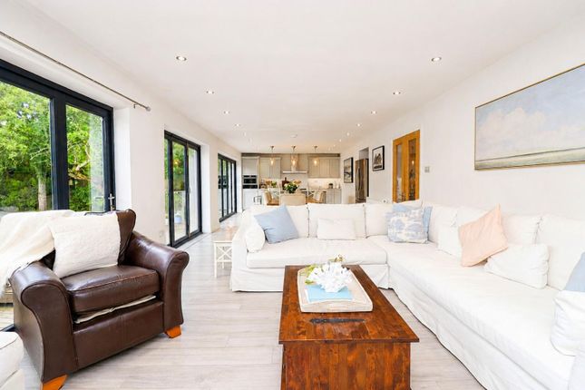 Woodside, Wedmans Lane, Hook photo 4