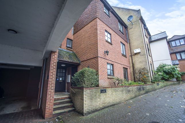 Thumbnail Flat for sale in Bishops Walk, Rochester