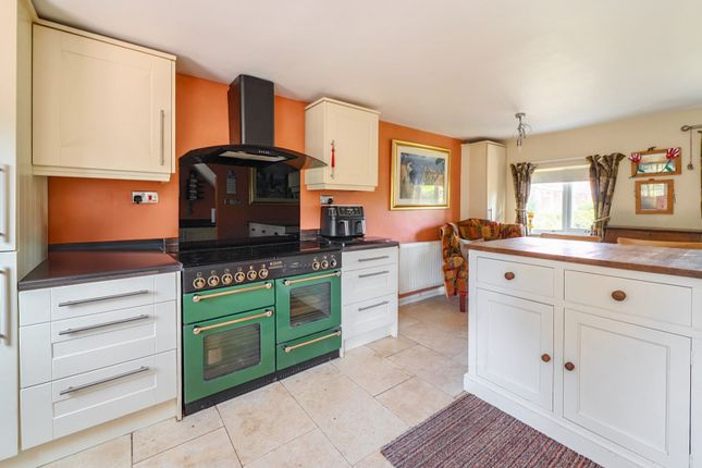 8, Vicarage Road, Kidderminster photo 4