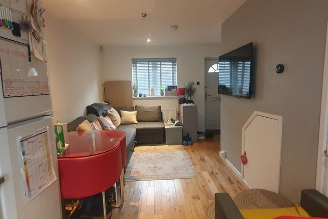 33b, Hatfield Road, London photo 3