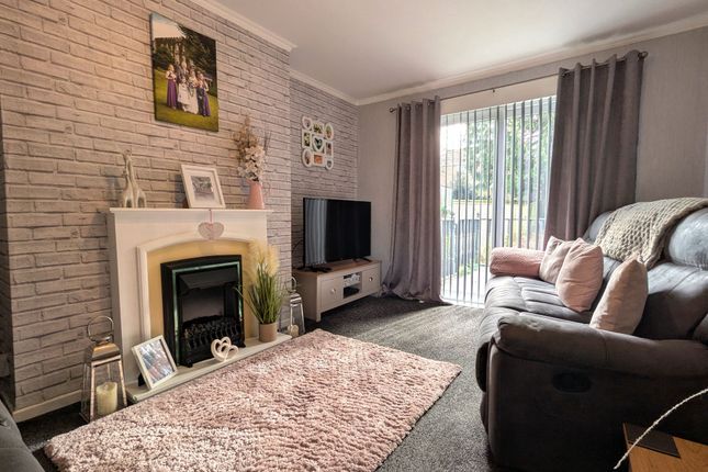 30 Esh Hillside, Durham photo 2